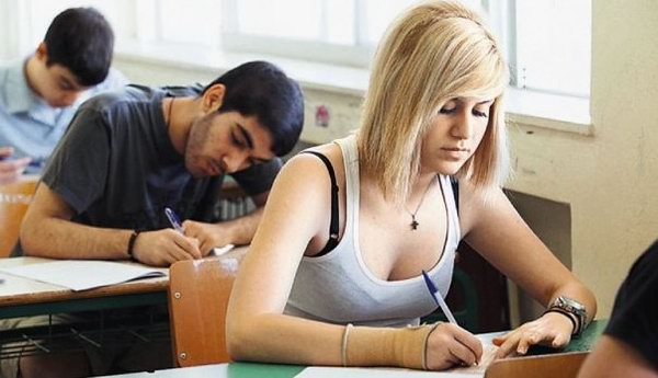 Πότε και πώς θα γίνουν οι επαναληπτικές πανελλήνιες εξετάσεις για μαθητές που ασθένησαν